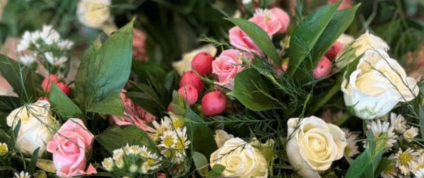 Cross Street Flowers & Botanical Gifts